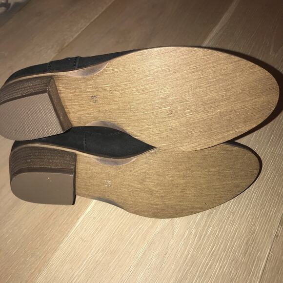 Steve Madden Leonn  Black Suede Ankle Bootie 8.5 - Picture 6 of 6